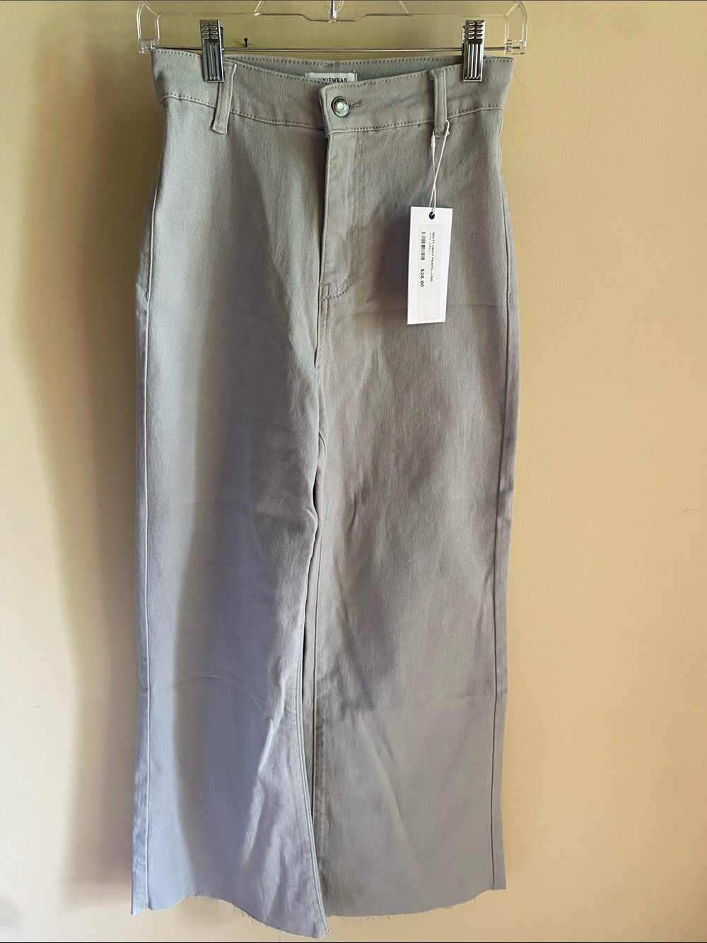 Annie Straight-Leg Chinos in Light Gray